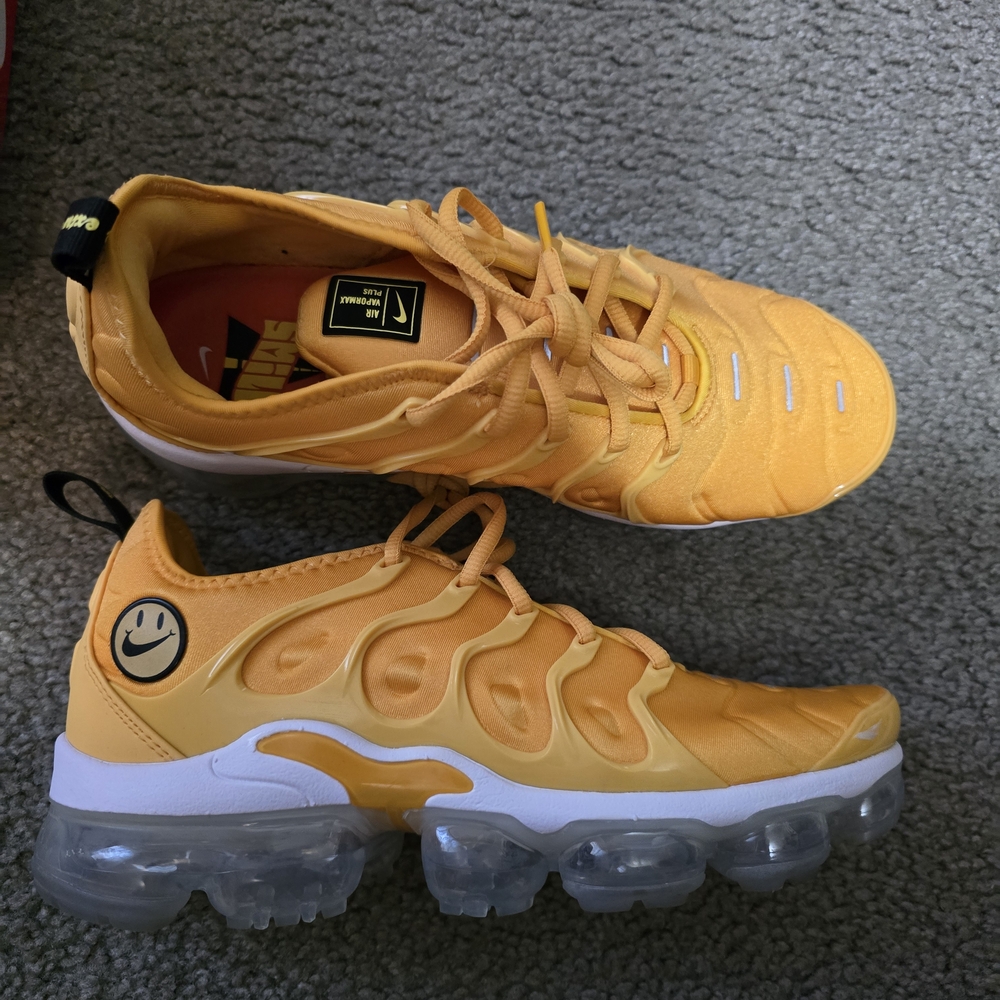 Women Air Vapormax Plus Sneakers: Pollen/Black-Yellow Strike
